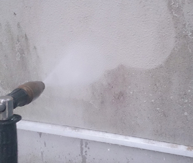 高圧洗浄ラボの外壁清掃