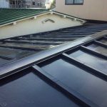 屋根塗装の塗料に遮熱塗料（サーモアイSi）を使って屋根を塗り替えた東京都大田区の一般住宅